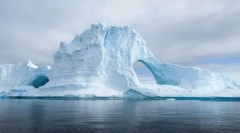 Icebergs: zaujímavé fakty o driftoch ľadových loptičiek