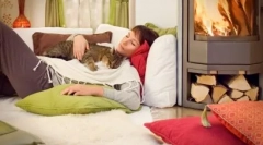 Prečo mačky a mačky spia na svojich majiteľov: mystické a vedecké vysvetlenie